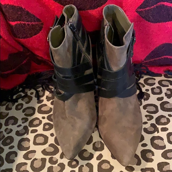 BCBG 3 inch heel olive green suede boots sz6 - Picture 2 of 6
